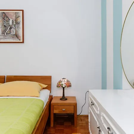 Comfortable Near Old Town アパート